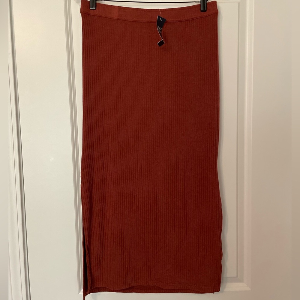 NWT Abercrombie & Fitch Elegant Ribbed Rust Orange Midi Skirt with Slits